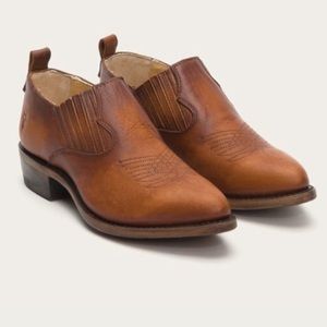 Frye Billy Shootie shoes booties cognac 8